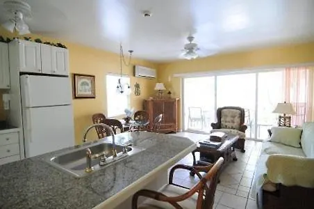Trade Winds Condotel Grace Bay